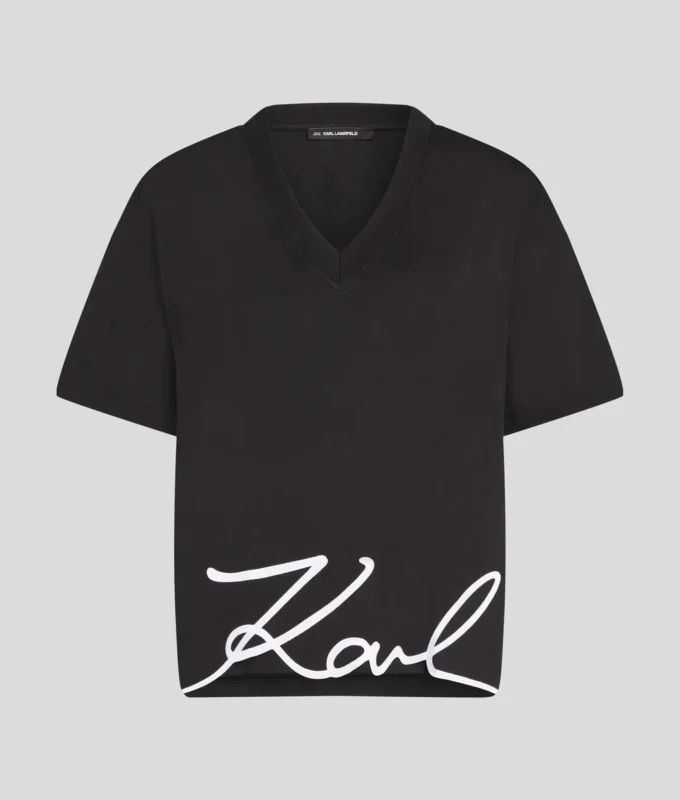 CAMISETA CON CUELLO EN V CAMISETA CON CUELLO EN V