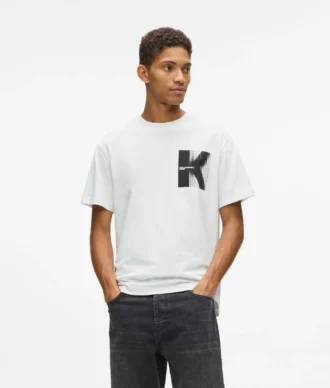 Camiseta con diseño K