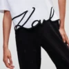 CAMISETA CON DOBLADILLO CARACTERÍSTICO CAMISETA CON DOBLADILLO CARACTERÍSTICO