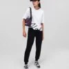 CAMISETA CON DOBLADILLO CARACTERÍSTICO CAMISETA CON DOBLADILLO CARACTERÍSTICO