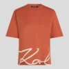 CAMISETA CON DOBLADILLO CARACTERÍSTICO CAMISETA CON DOBLADILLO CARACTERÍSTICO