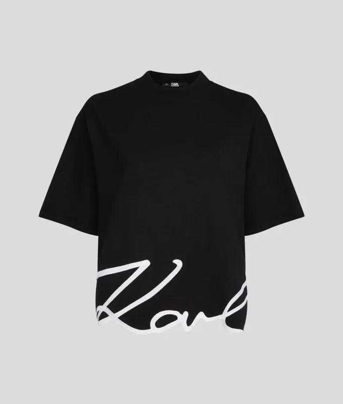CAMISETA CON DOBLADILLO CARACTERÍSTICO CAMISETA CON DOBLADILLO CARACTERÍSTICO