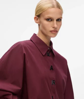 Camiseta con letras Karl