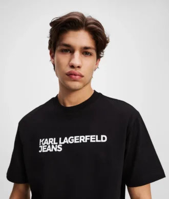 CAMISETA CON LOGOTIPO