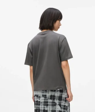 CAMISETA CON LOGOTIPO
