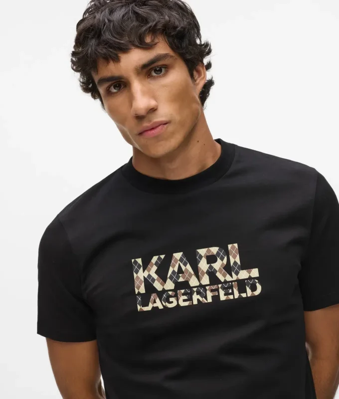 Camiseta con logotipo Camiseta con logotipo