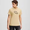CAMISETA CON LOGOTIPO DE ANILLO CAMISETA CON LOGOTIPO DE ANILLO