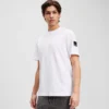 CAMISETA CON LOGOTIPO DE PARCHE CAMISETA CON LOGOTIPO DE PARCHE