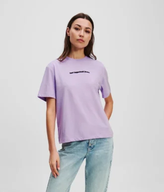 CAMISETA CON LOGOTIPO DESENFOCADO