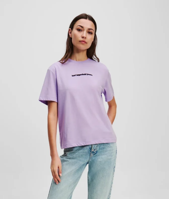 CAMISETA CON LOGOTIPO DESENFOCADO CAMISETA CON LOGOTIPO DESENFOCADO