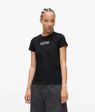 Camiseta con logotipo reflectante