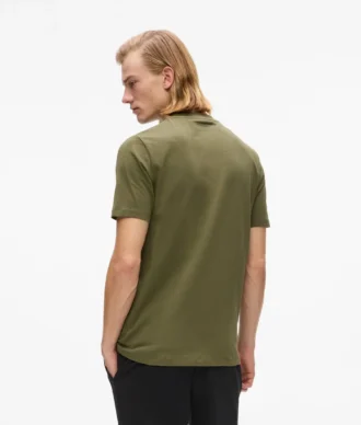 Camiseta con logotipo satinado