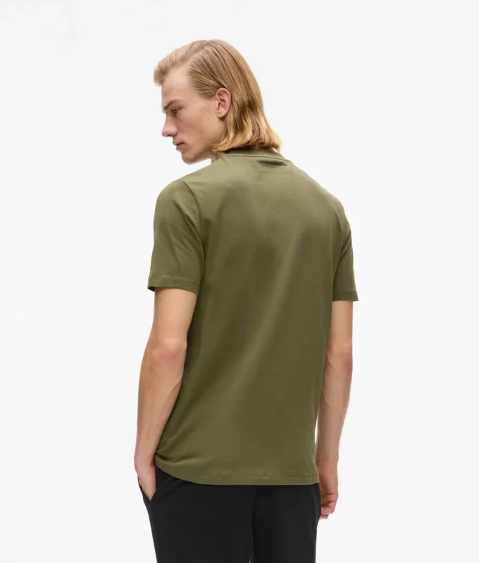 Camiseta con logotipo satinado