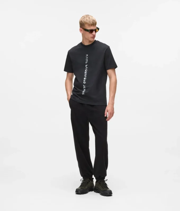 Camiseta con logotipo vertical Camiseta con logotipo vertical