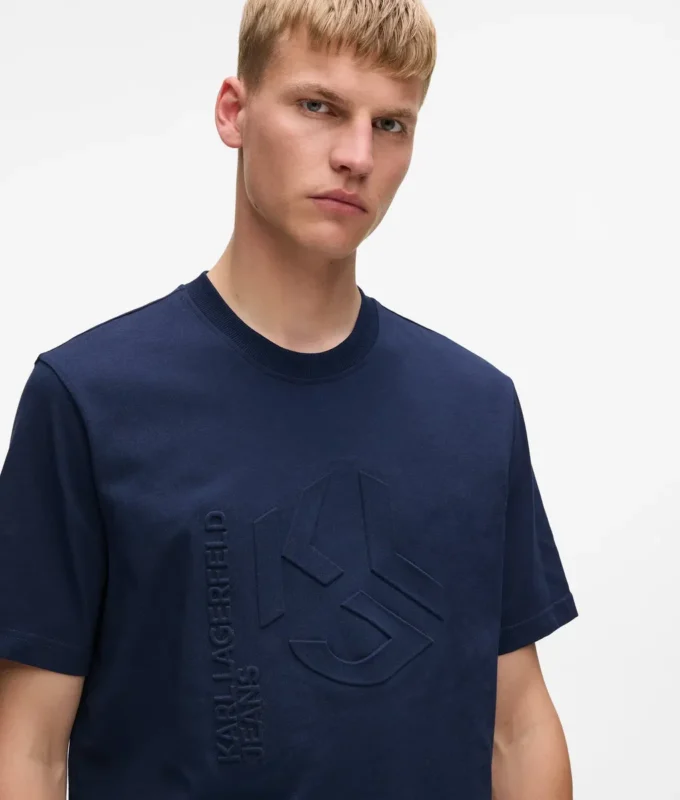 Camiseta con monograma en relieve