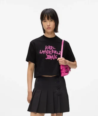 Camiseta corta con grafiti