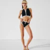 CAMISETA DE BIKINI MONOCROMÁTICA