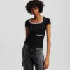 CAMISETA DE CUELLO CUADRADO CAMISETA DE CUELLO CUADRADO