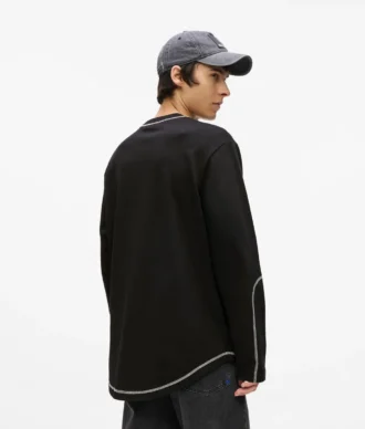 Camiseta de manga larga con costuras en contraste