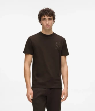 Camiseta de ropa de estar por casa con escudo