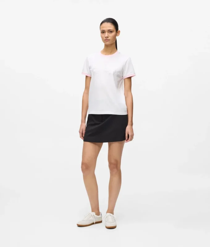 Camiseta exclusiva con logotipo de pedrería