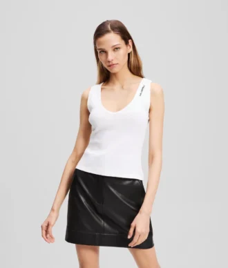 CAMISETA SIN MANGAS CON CUELLO EN V Y CANALETAS