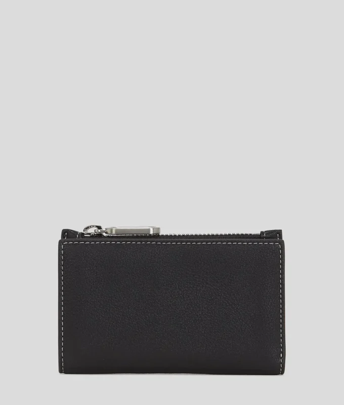 CARTERA DE DOS PLIEGUES CON CADENA