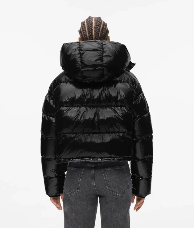 Chaqueta acolchada brillante y cuadrada Chaqueta acolchada brillante y cuadrada