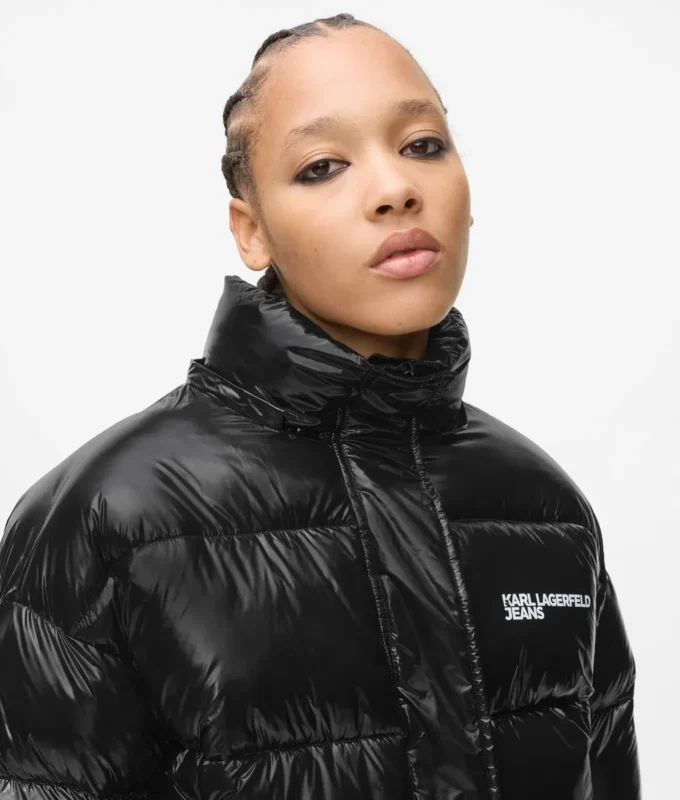 Chaqueta acolchada brillante y cuadrada Chaqueta acolchada brillante y cuadrada