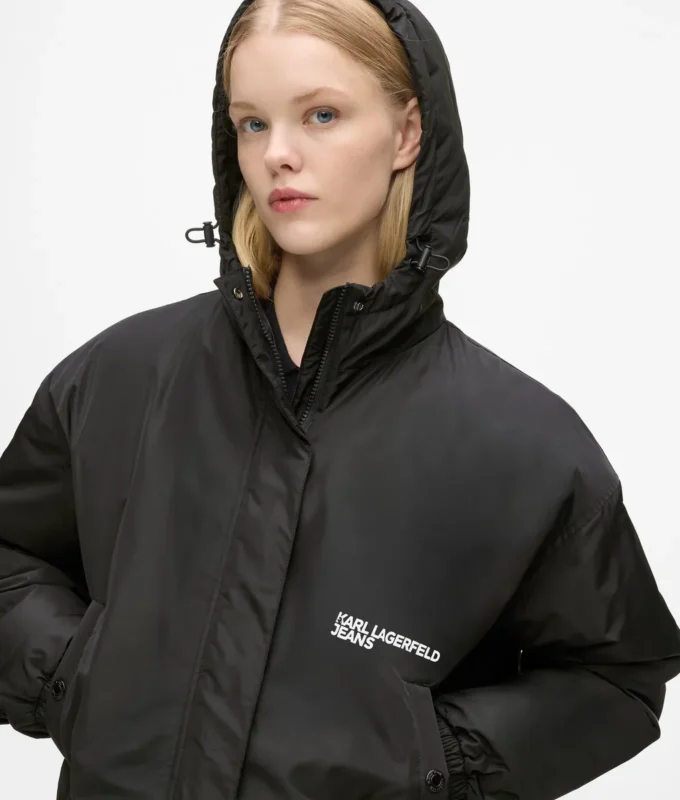 Chaqueta con capucha ligeramente acolchada Chaqueta con capucha ligeramente acolchada