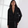 CHAQUETA CON COSTURAS EN CONTRASTE