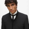 CHAQUETA CON CUELLO ALTO CHAQUETA CON CUELLO ALTO