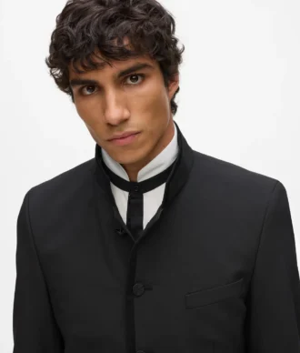 CHAQUETA CON CUELLO ALTO