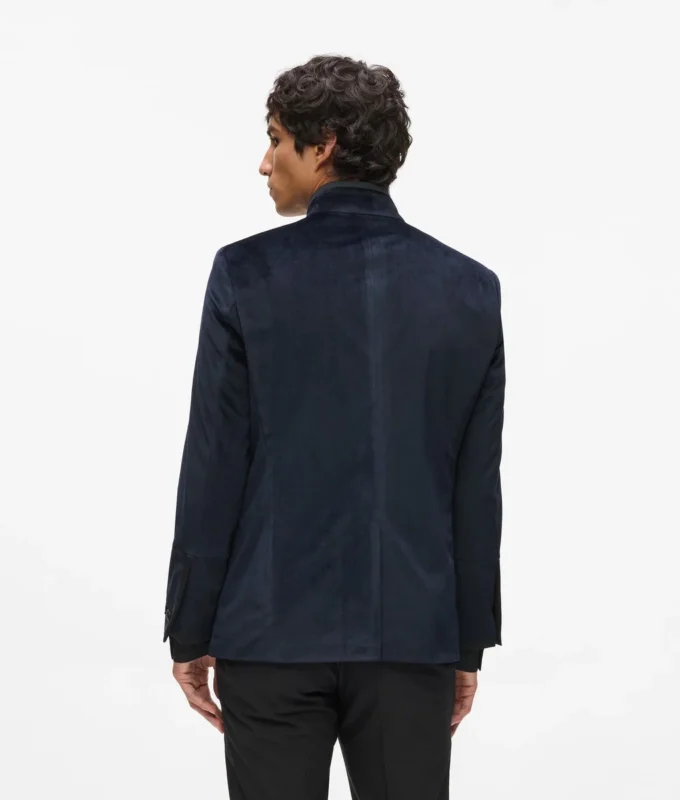 Chaqueta de cuello alto de terciopelo