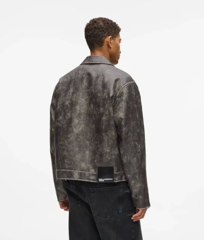 Chaqueta de piel sintética desgastada