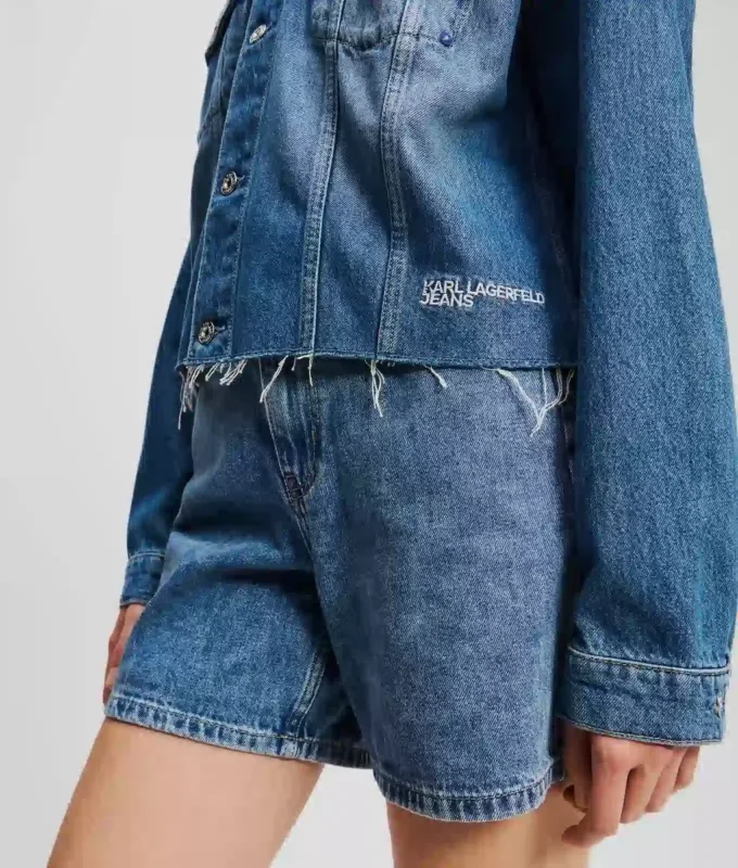CHAQUETA VAQUERA RELAJADA CON FLECOS CHAQUETA VAQUERA RELAJADA CON FLECOS