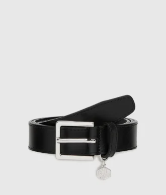 Cinturón con charm con logotipo