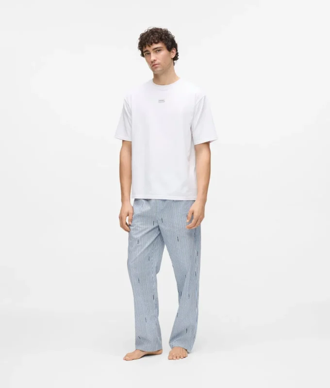 Conjunto de pijama a rayas Conjunto de pijama a rayas