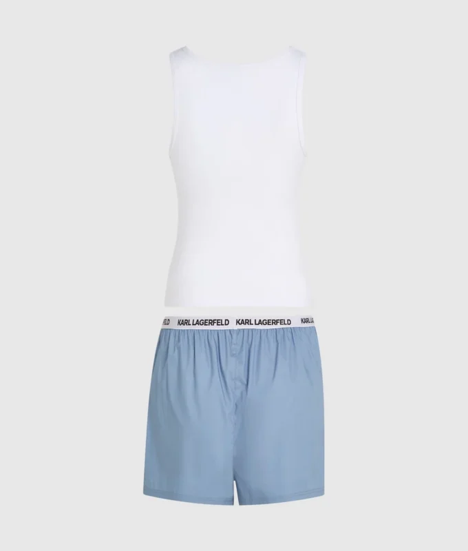 Conjunto de pijama con camiseta sin mangas y pantalones cortos. Conjunto de pijama con camiseta sin mangas y pantalones cortos.