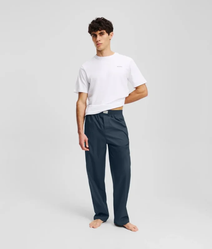 CONJUNTO DE PIJAMA CON LOGOTIPO CONJUNTO DE PIJAMA CON LOGOTIPO