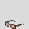 GAFAS DE SOL CON DETALLES RECORTADOS GAFAS DE SOL CON DETALLES RECORTADOS