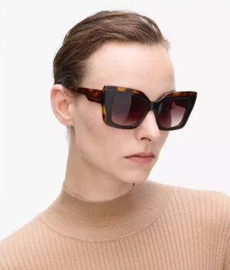 Gafas de sol gruesas con logotipo