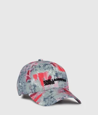 Gorra con estampado graffiti integral