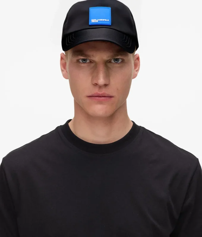 Gorra con logotipo en caja Gorra con logotipo en caja