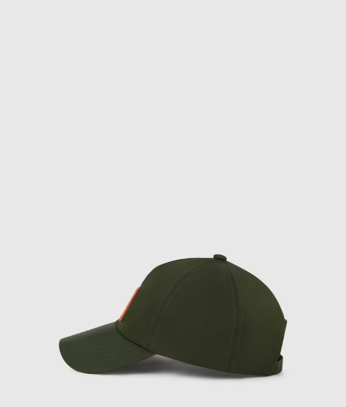 Gorra con logotipo en caja Gorra con logotipo en caja