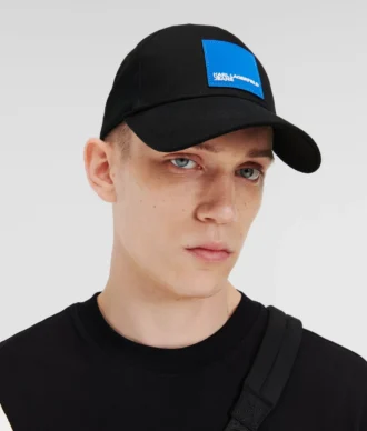 Gorra con parche con logotipo