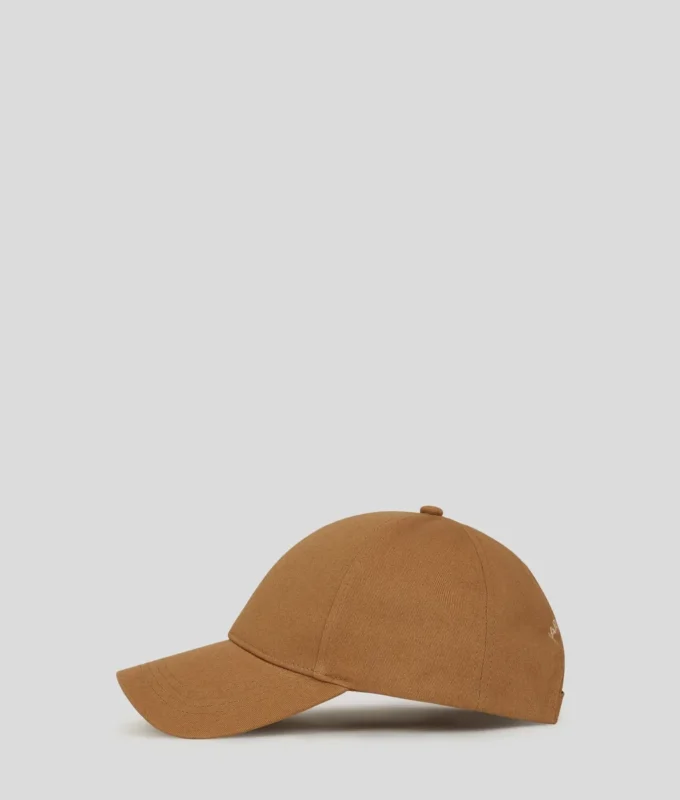 GORRA CON PIN AUTÓGRAFO
