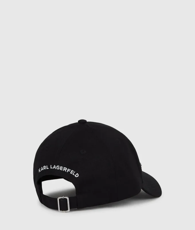 Gorra con pin Ikon Choupette