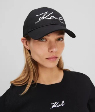 GORRA CON TACHAS K/SIGNATURE