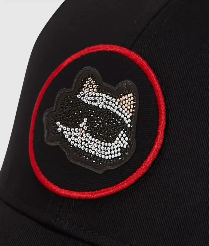 Gorra transformable con parches de pedrería Ikon